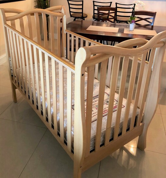 Baby bed is available - 16699 Collins Ave