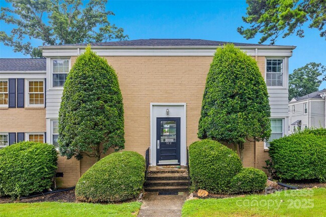 Building Photo - 512 Wakefield Dr