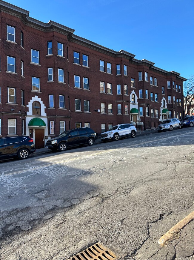 Building Photo - 117-129 N 2nd Ave E