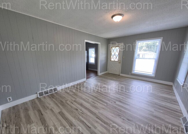 Building Photo - 348 Lamont St