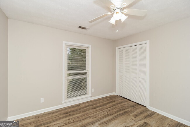 Building Photo - 26 Hickory Glen Way