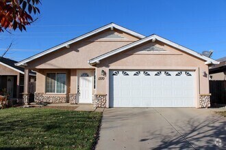 Building Photo - 3 Bedroom, 2 Bath With Appliances