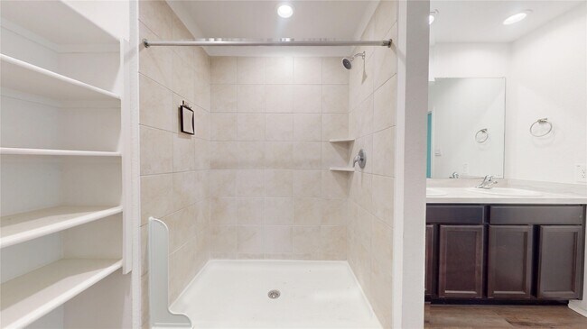 Building Photo - 16873 Short Pnes Dr