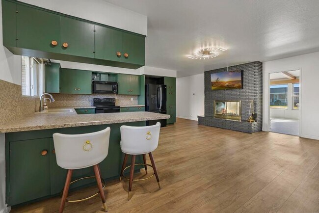 Building Photo - 216 Diana Dr