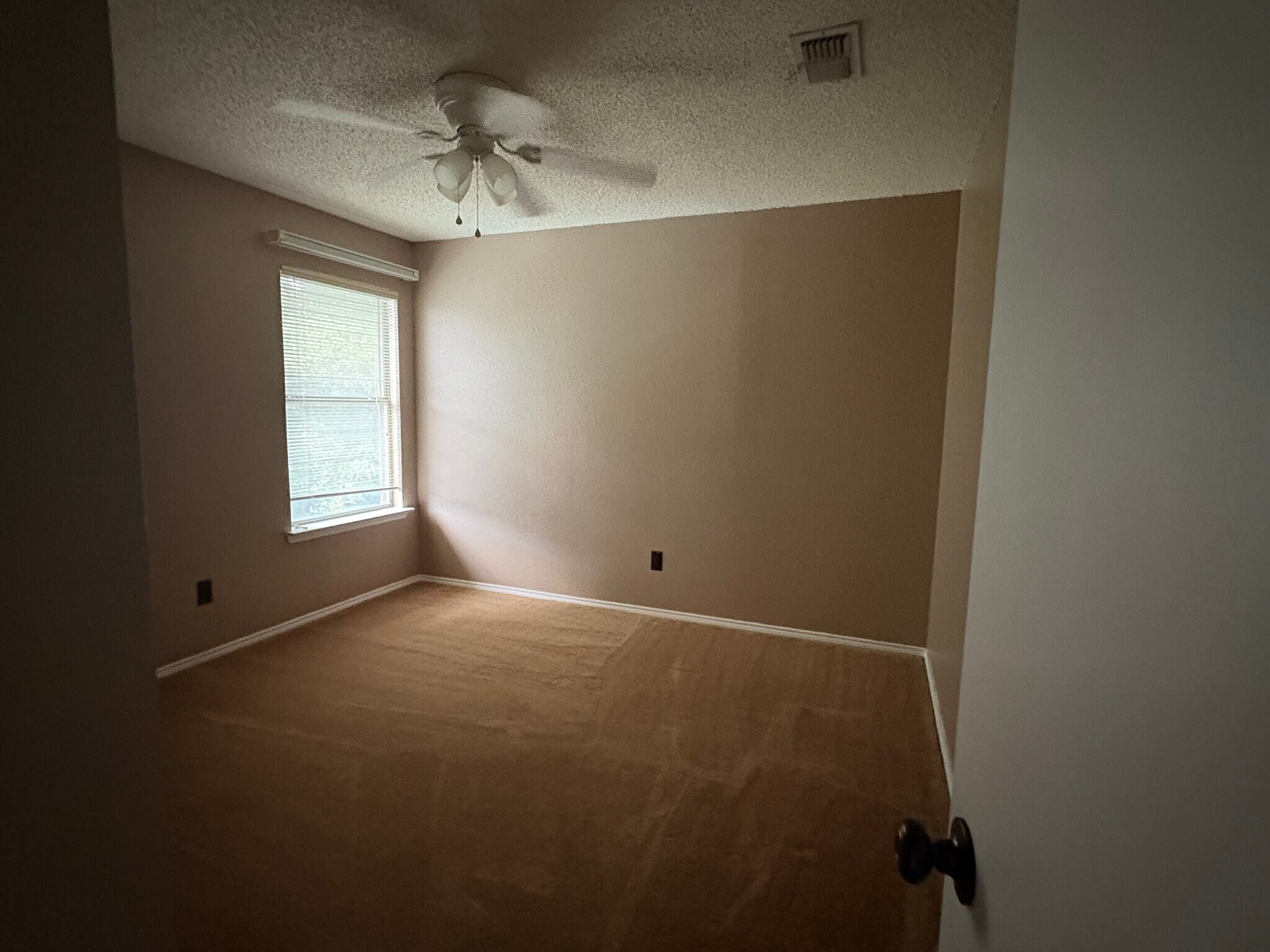 Building Photo - 4040 Periwinkle Dr