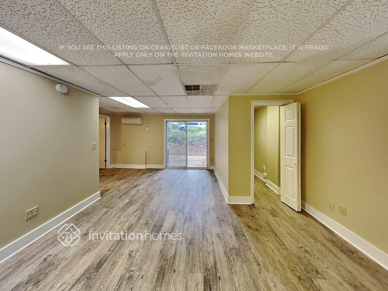 Building Photo - 4931 Tremont Dr NE