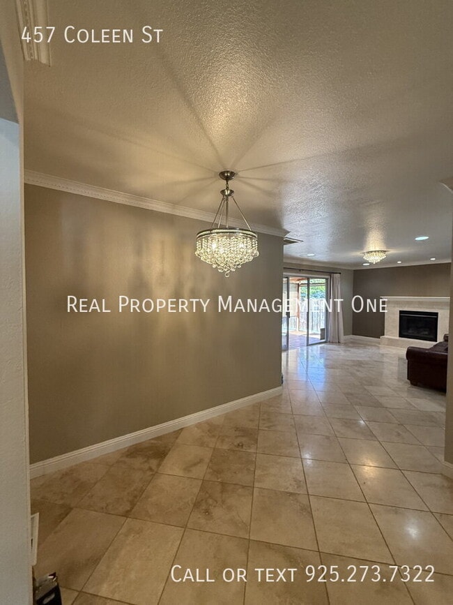 Building Photo - 457 Coleen St