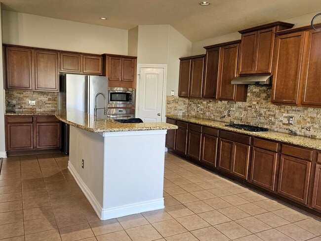 Building Photo - 5031 Gulf Stream Ln