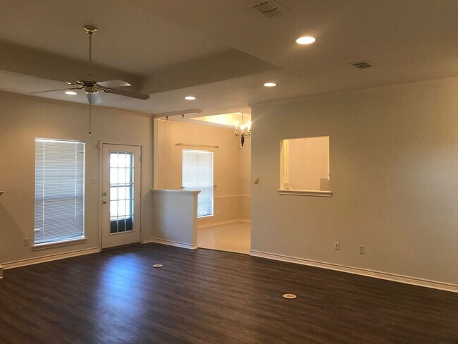 Building Photo - 3106 Silkwood Dr
