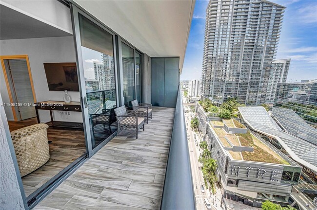 Building Photo - 801 S Miami Ave