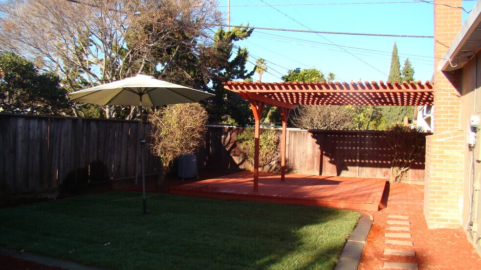 Building Photo - 5119 Silver Reef Dr