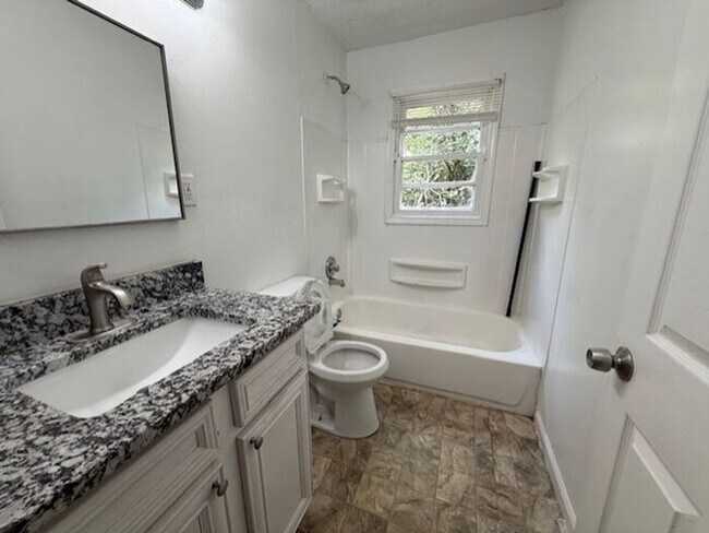 Building Photo - Charming 3 Bedroom Home on Secluded Street...