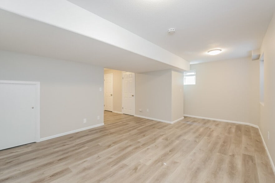Building Photo - 10523 Holyoke Dr