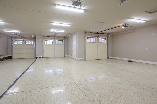 Building Photo - 1362 Pioneer Trail