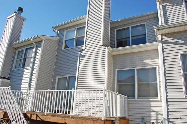 Building Photo - 125 Springhill Dr