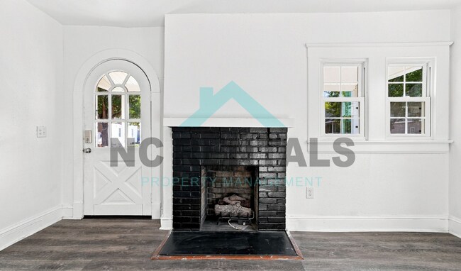Building Photo - 1309 Carolina St E