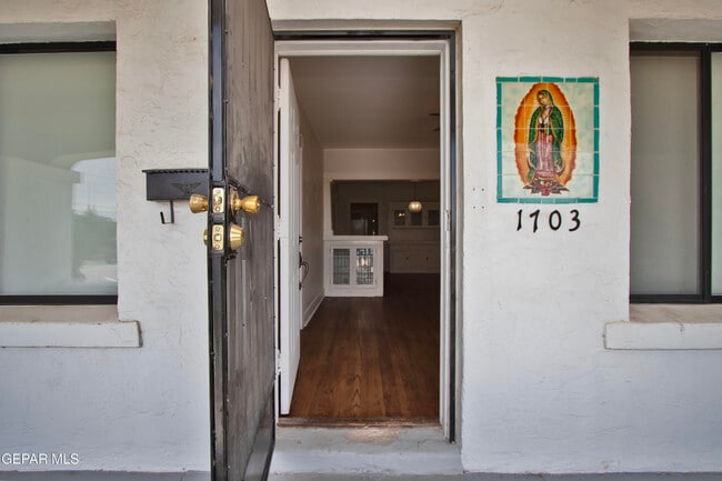Building Photo - 1703 E Rio Grande Ave