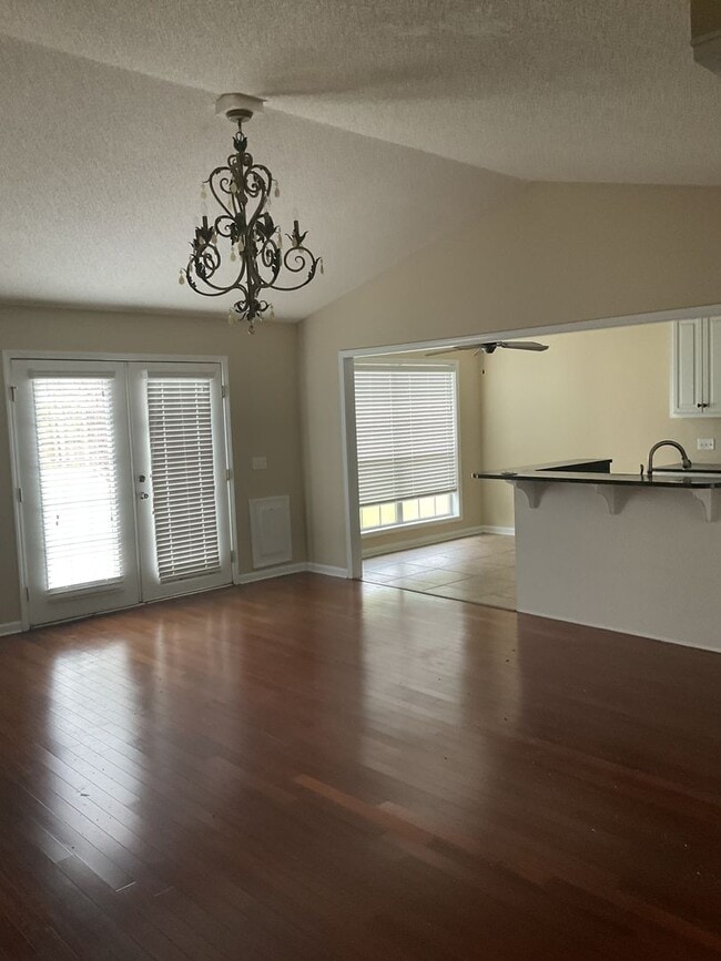 Building Photo - Windsor Garden Subdivision -