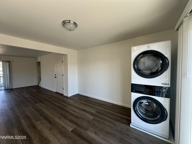 Building Photo - 2380 Orange Ln