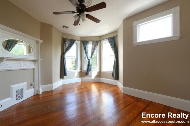 Building Photo - 7 Parker Hill Ave