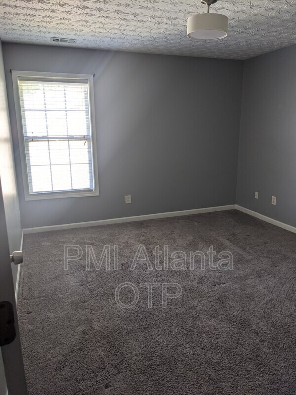 Building Photo - 2150 Lenox Ave