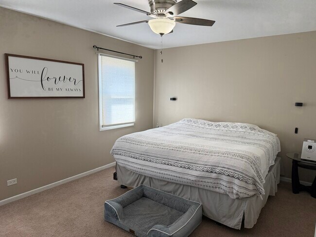 Building Photo - 668 Niagara Dr