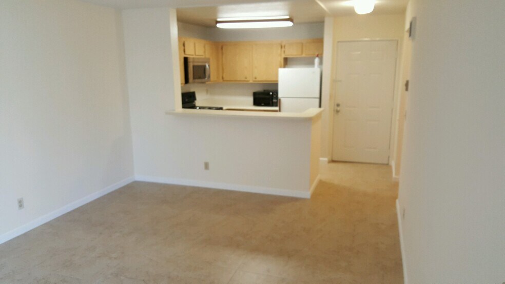 Building Photo - 3520 Lebon Dr
