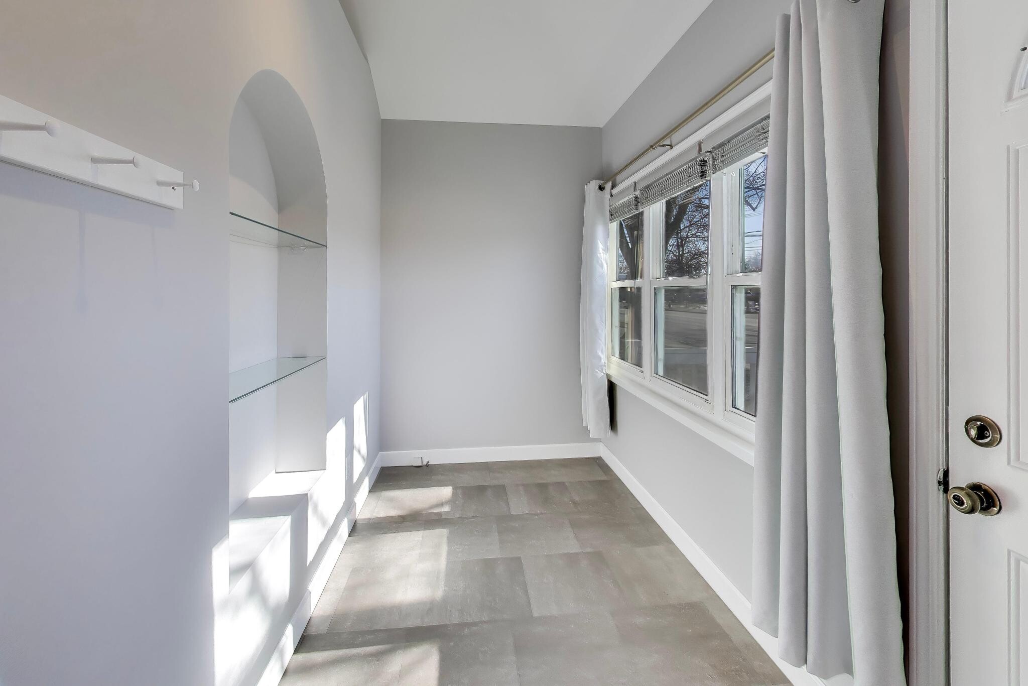 Building Photo - 440 W Main St