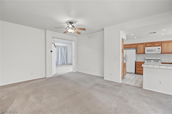 Building Photo - 2909 Sarina Ave