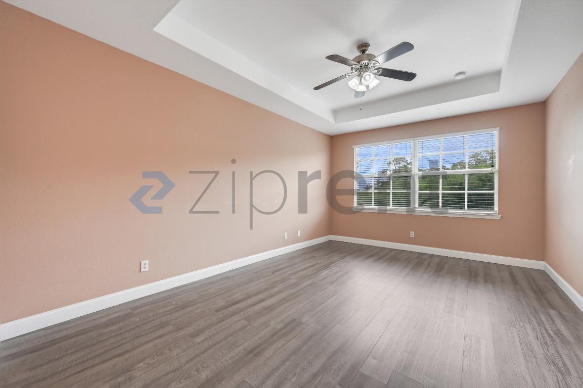 Building Photo - Unit
