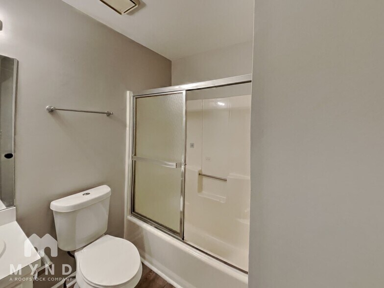 Building Photo - 4020 Hudson Dr