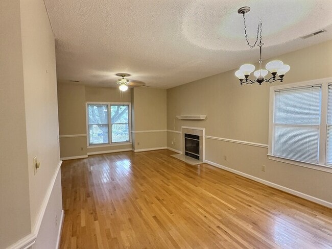 Building Photo - 7 Preakness Dr