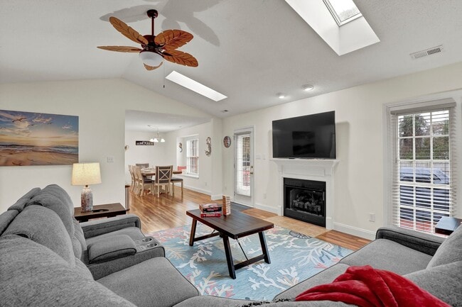 Building Photo - Compass Point - Vacation Rental - Sneads Ferry, NC