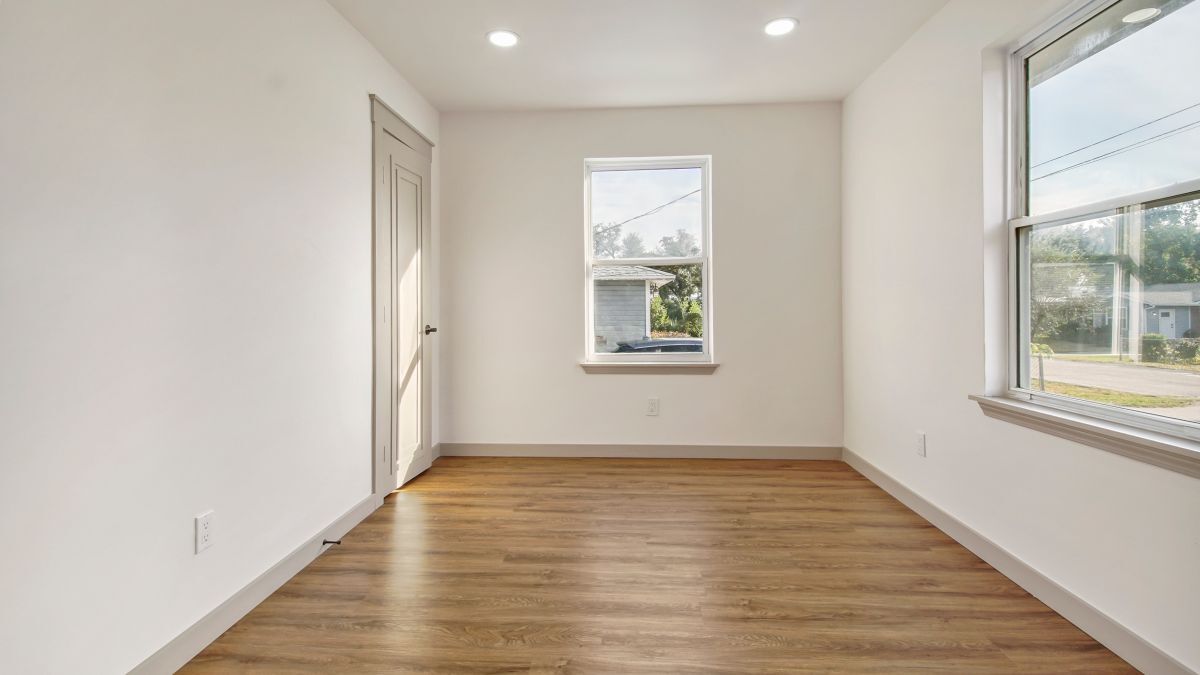 Building Photo - 112 N Gayle Ave