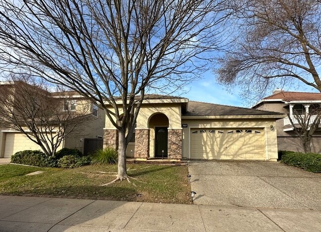 Building Photo - Spacious 3 bedroom 2 bath home in Rancho Cordova!!