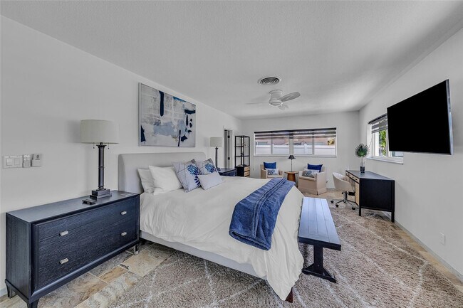 Building Photo - 3108 NE 42nd Ct