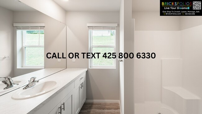Building Photo - Comfortable Modern Living Near JBLM & Bangor Base!