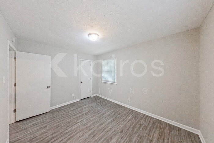 Building Photo - 6537 St Louis St