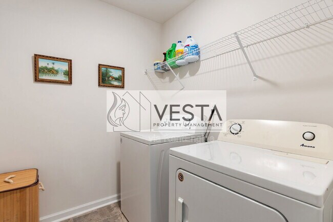 Building Photo - 575 Country Oak Dr