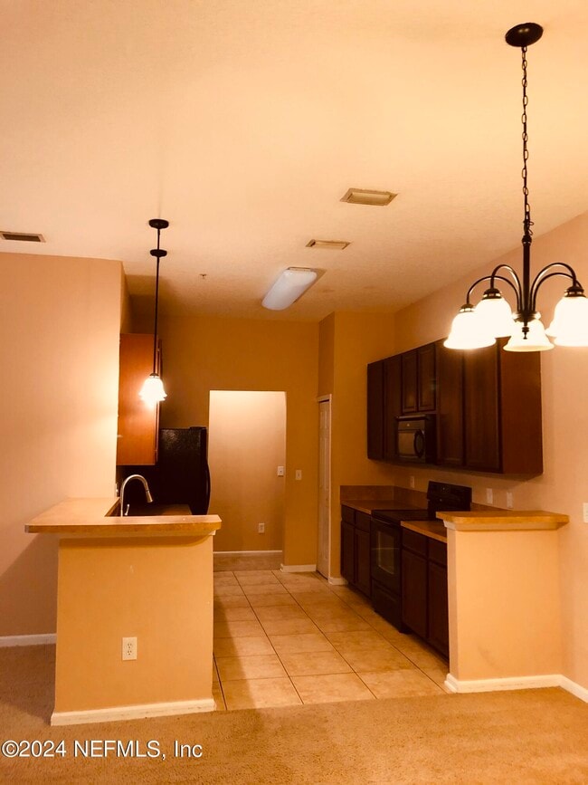 Building Photo - 7053 Snowy Canyon Dr