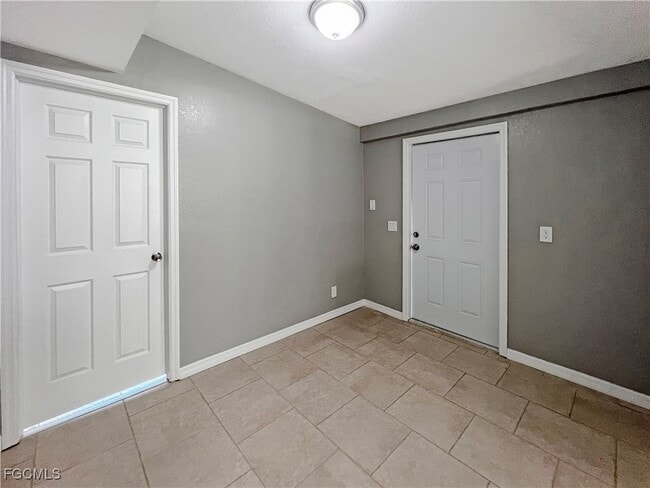 Building Photo - 15206 Stringfellow Rd