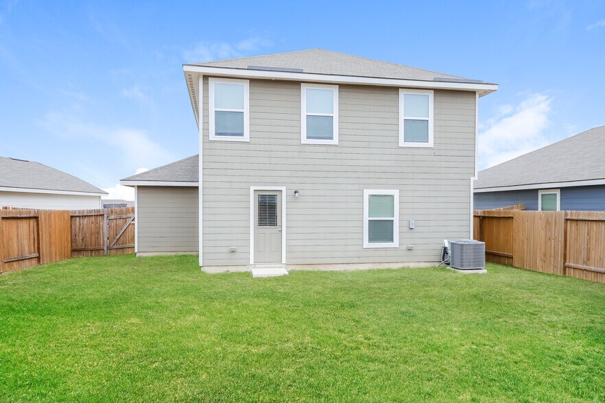 Building Photo - 7215 Calypso Cyn