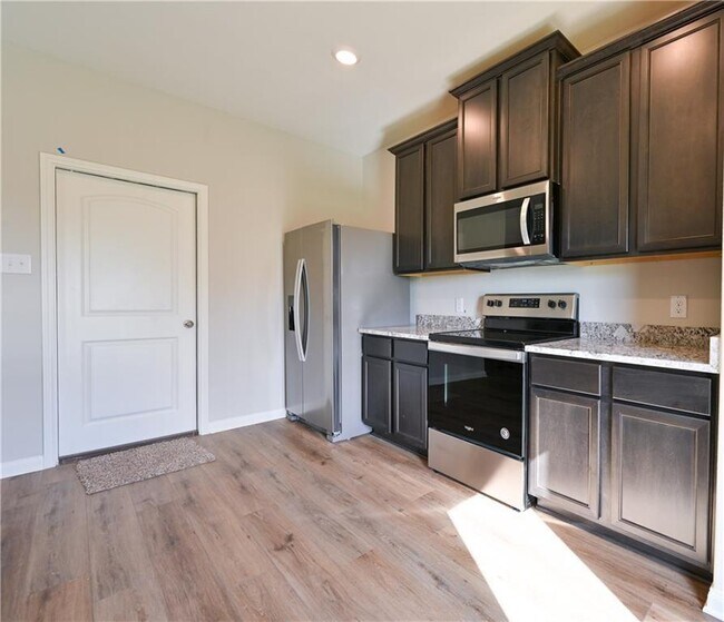 Building Photo - 252 Mount Vernon Way