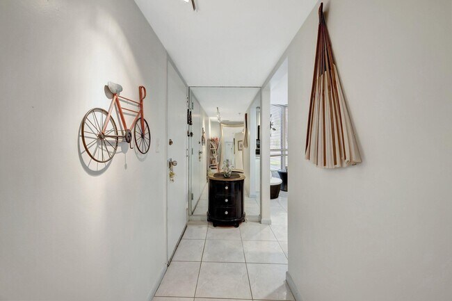 Building Photo - 3870 N Hwy A1A