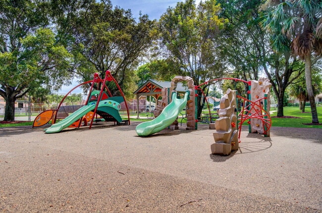 Building Photo - 7598 Fairway Trail