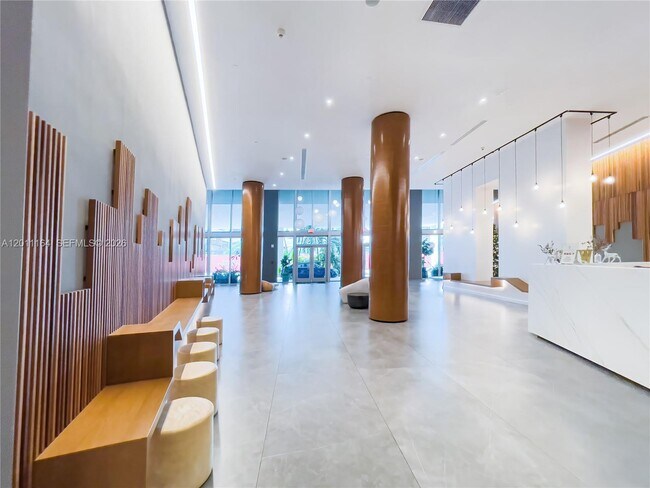 Building Photo - 350 S Miami Ave