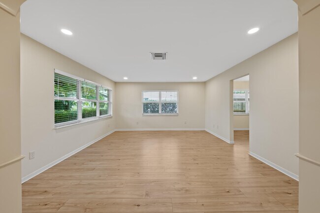 Building Photo - 129 Alhambra Pl