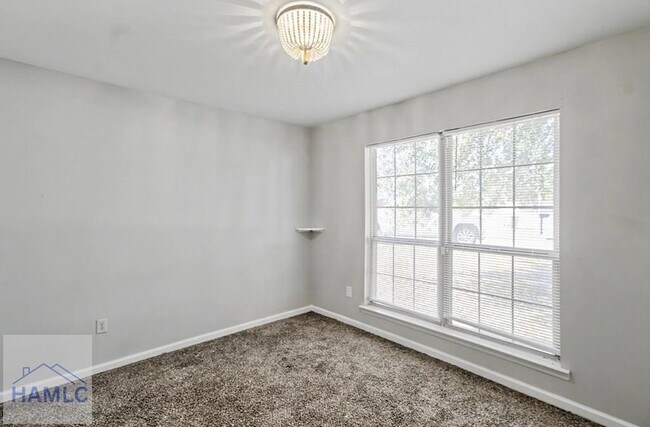 Building Photo - 404 Clairemore Ct