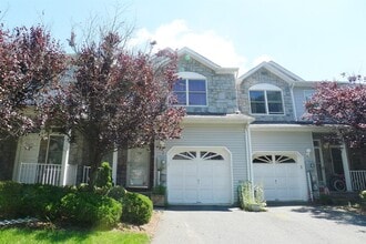 Building Photo - 370 Summerhill Dr