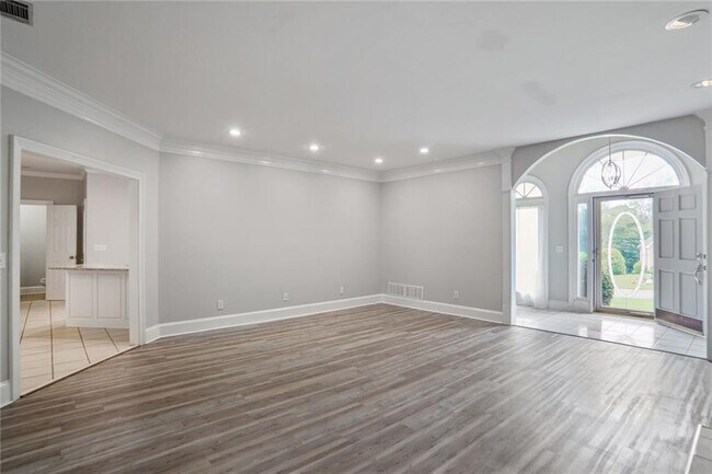 Building Photo - 6310 Chestnut Pkwy
